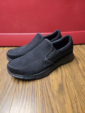 New With Tags Skechers Men's Black Slip-On Casual Comfort Loafers.